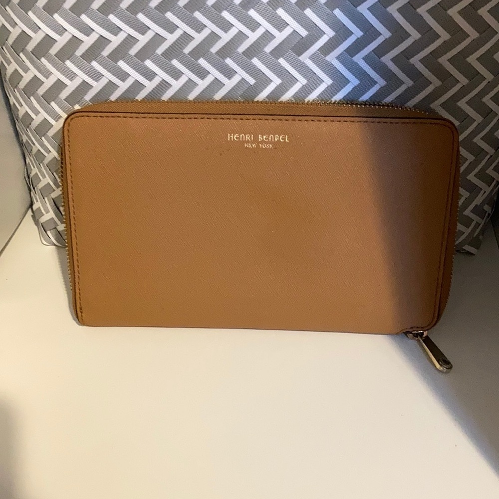 Henri Bendel (large wallet)